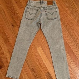 Levi’s 501 straight leg, button fly sz 26 x 28